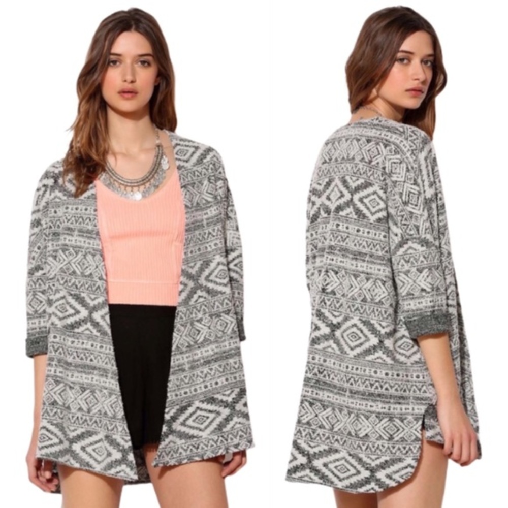 ECOTE Urban Outfitters Aztec Knit Cardigan Size XS